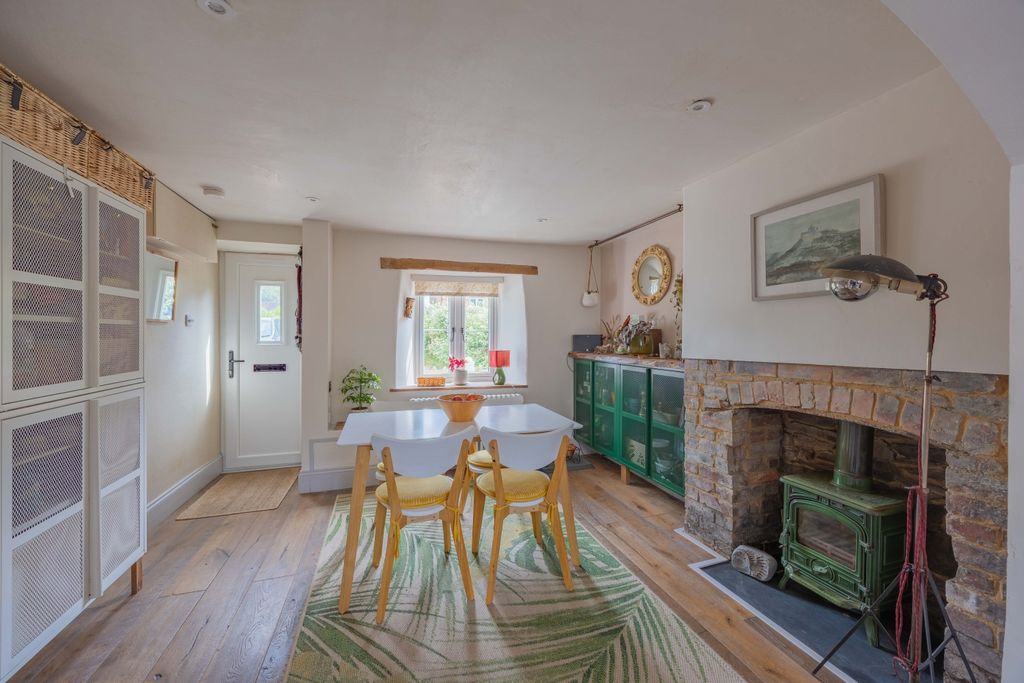 Property photo 3 of 20 Ewemove Taunton Berher (6)