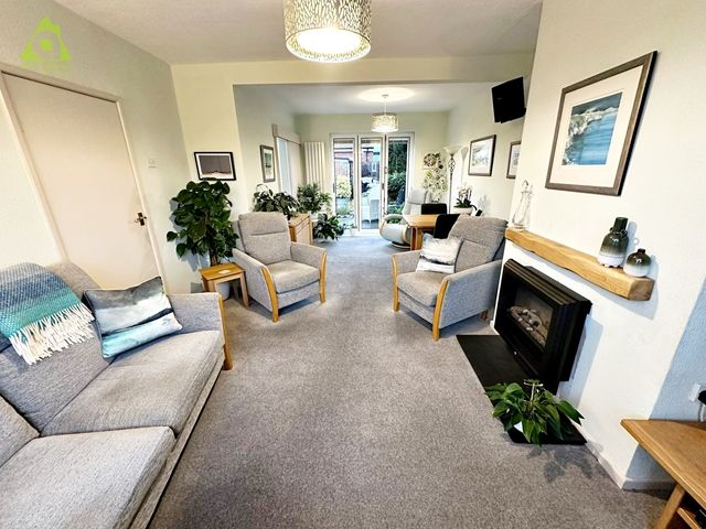 Property photo 2 of 21