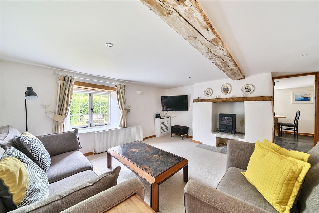 Property photo 3 of 14 Sitting Room