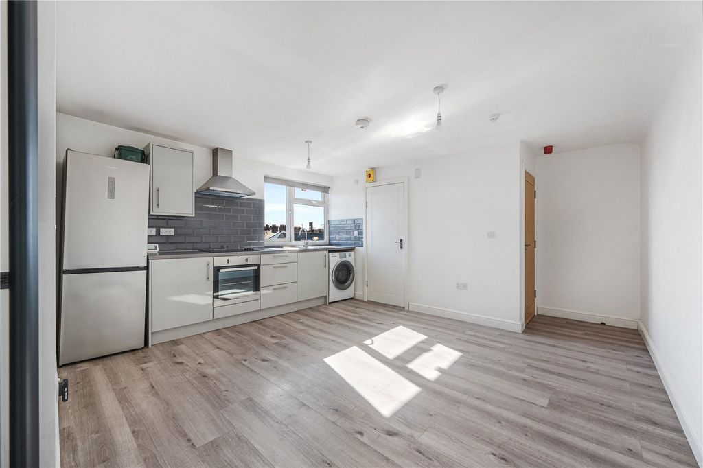 Property photo 3 of 8 Kitchen