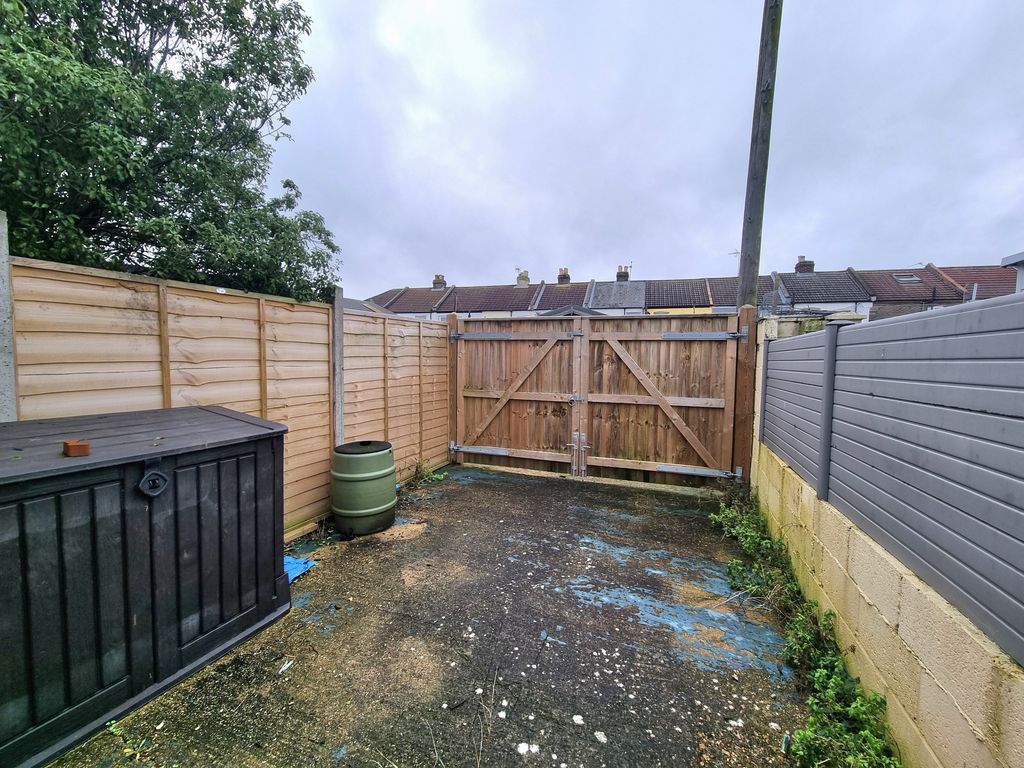 Property photo 3 of 10 Garden