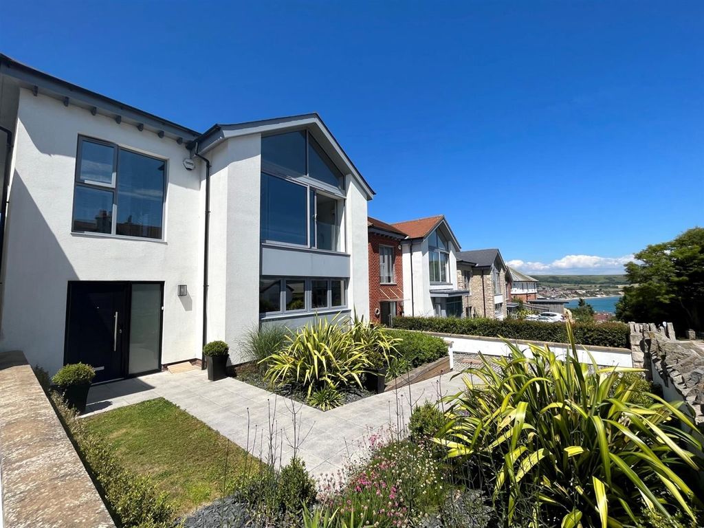 Property photo 1 of 26 4141 Frontandview.Jpg