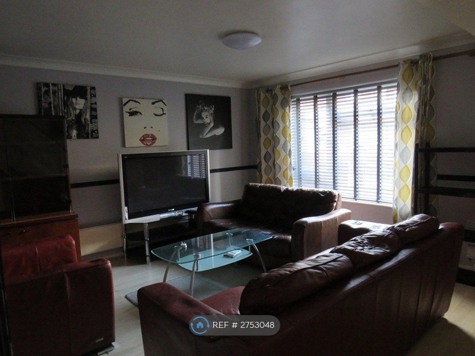 Property photo 2 of 21 Lounge