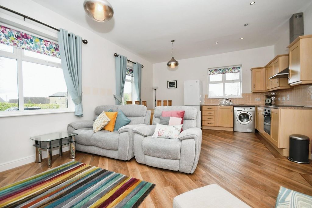 Property photo 2 of 17 Open Plan