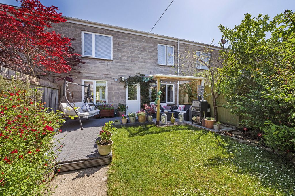 Property photo 2 of 29