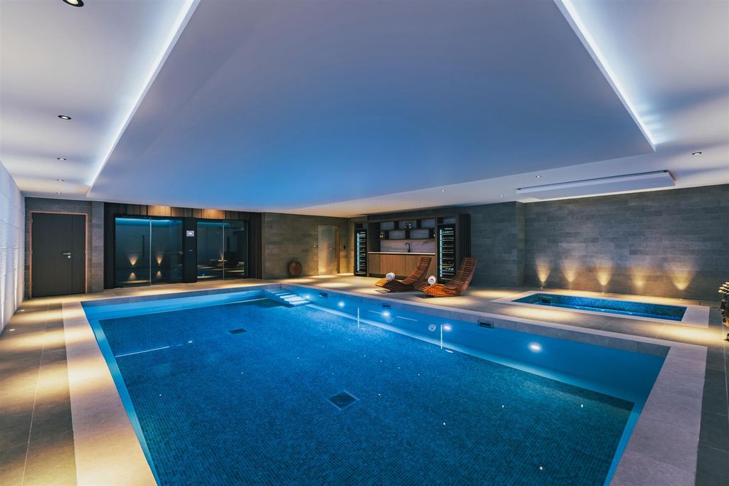 Property photo 2 of 72 Swimming Pool