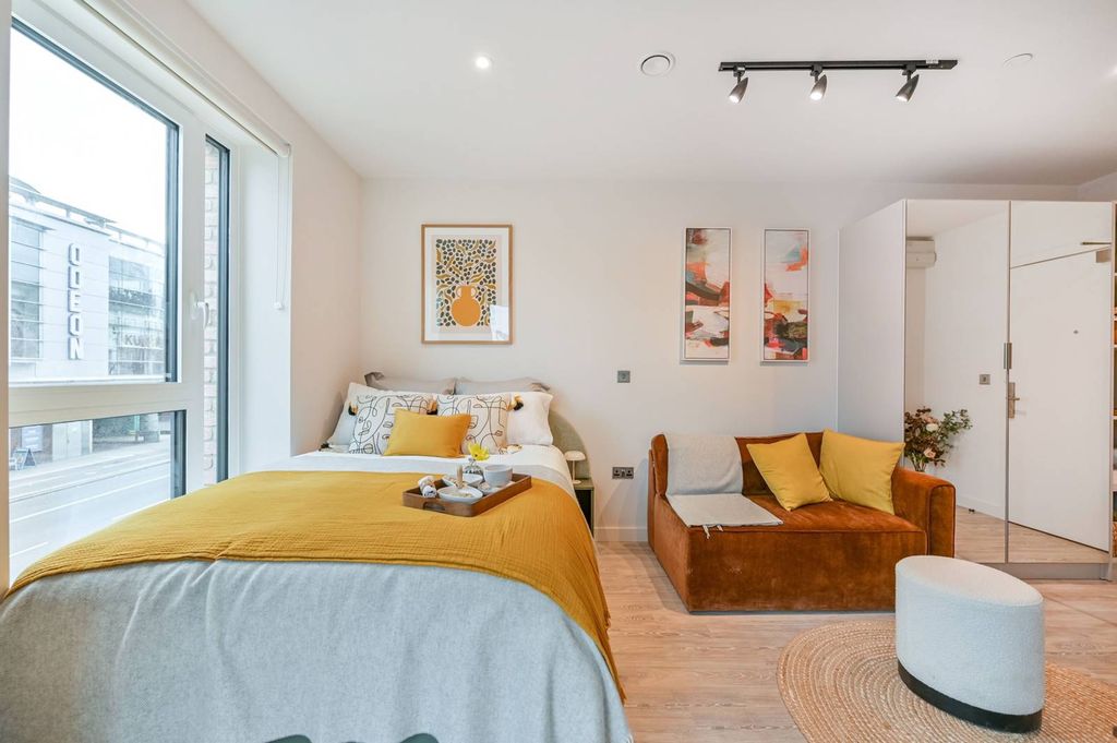 Property photo 3 of 38