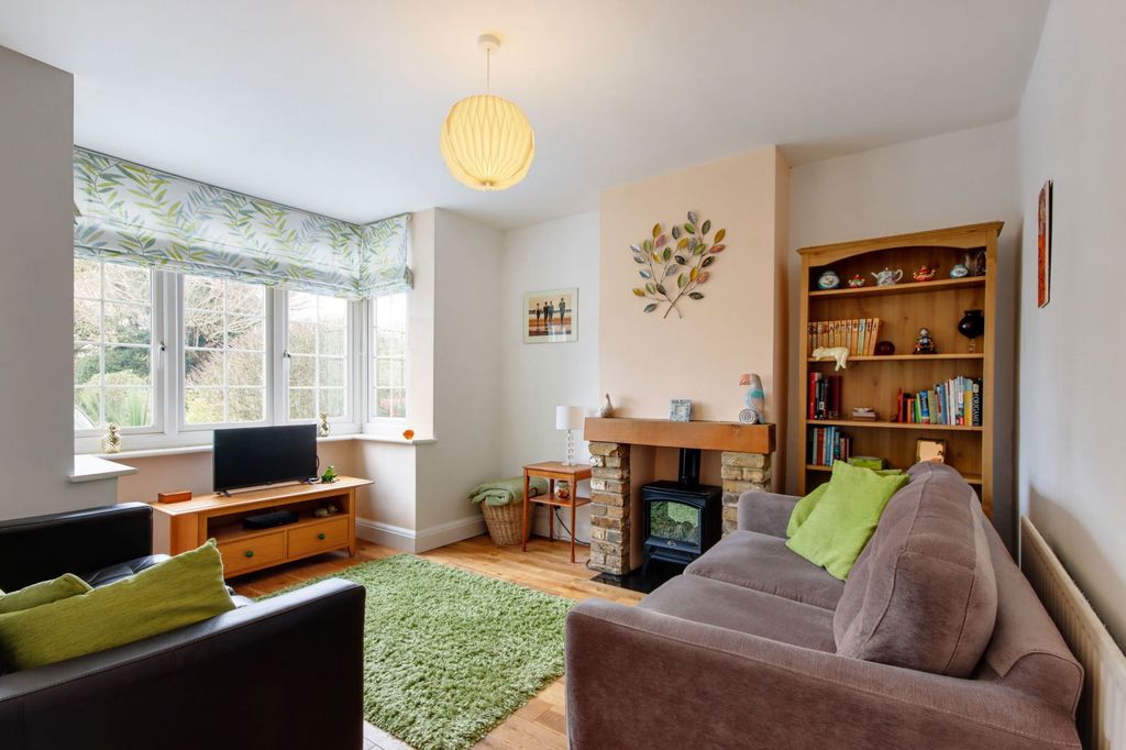 Property photo 2 of 20