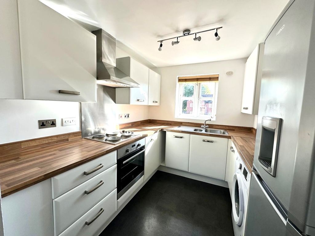 Property photo 2 of 8