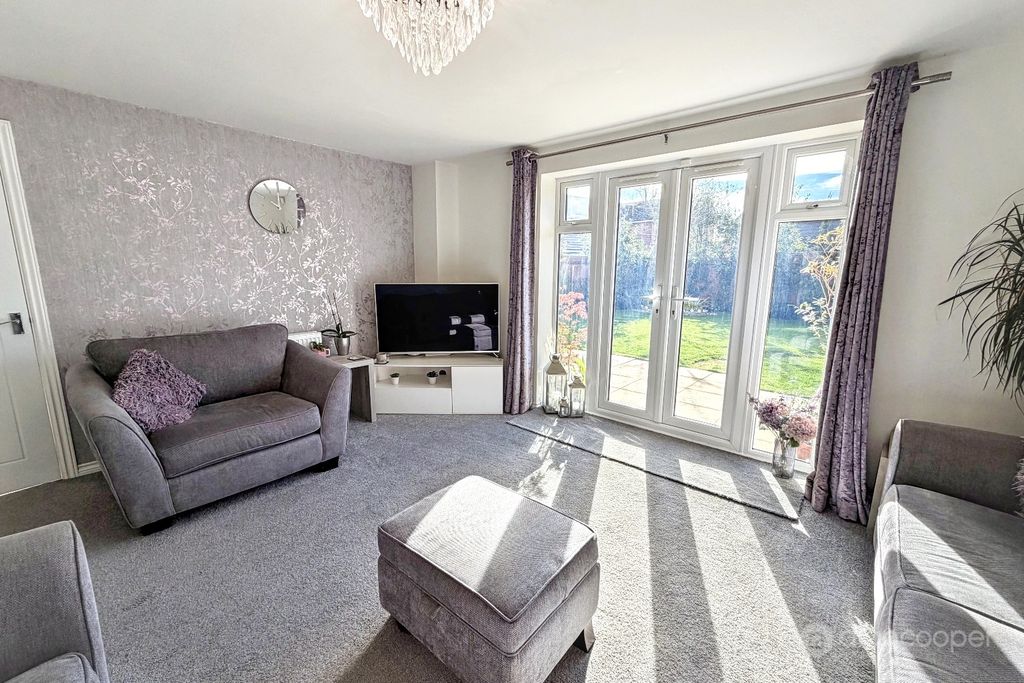 Property photo 2 of 41 5587495