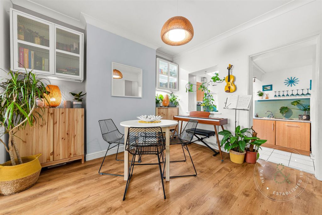 Property photo 2 of 19 Dorset-Street-16.Jpg