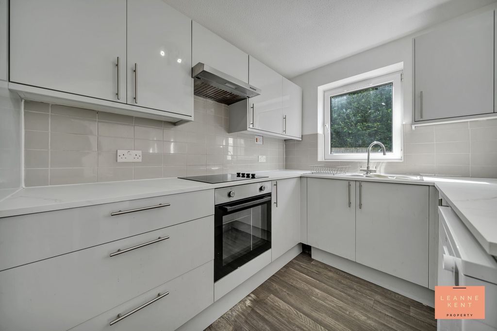 Property photo 3 of 38