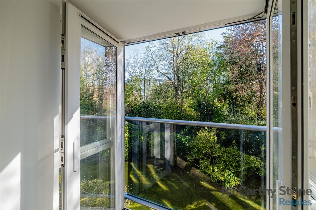 Property photo 3 of 14 8688375-Interior10.Jpg