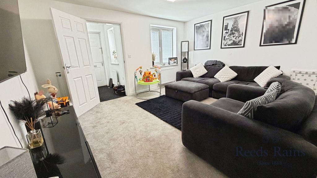 Property photo 2 of 13 Pbox-Img.Jpg