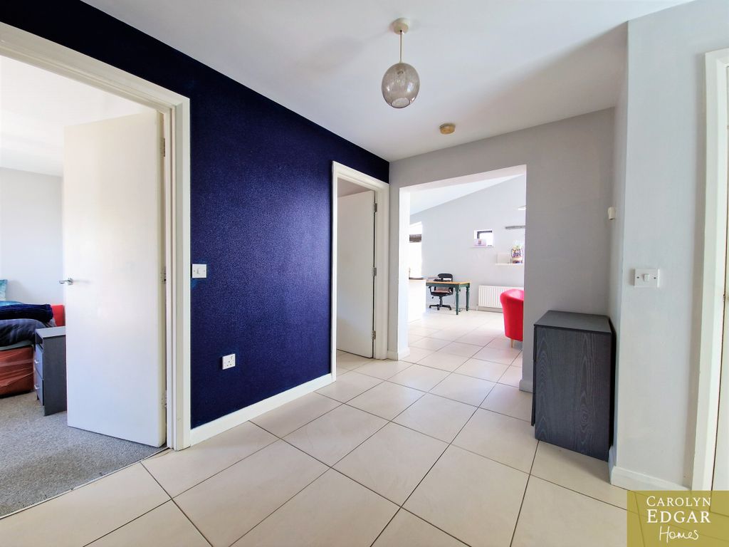 Property photo 3 of 12 Hallway