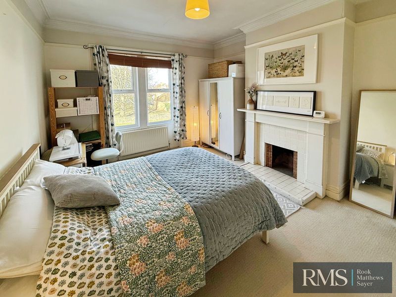 Property photo 1 of 7 Photo 3