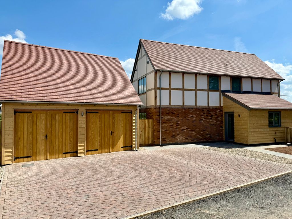 Property photo 2 of 47