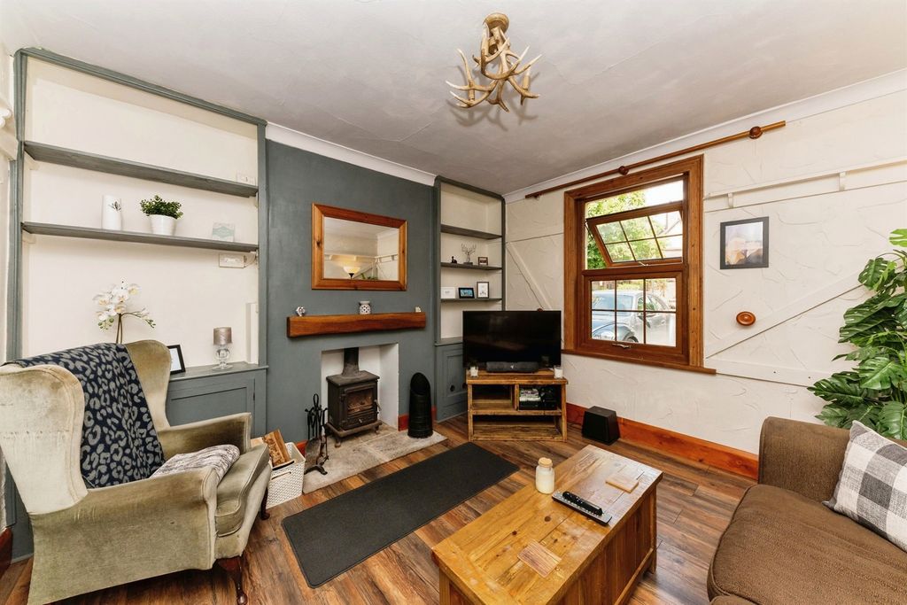 Property photo 1 of 17