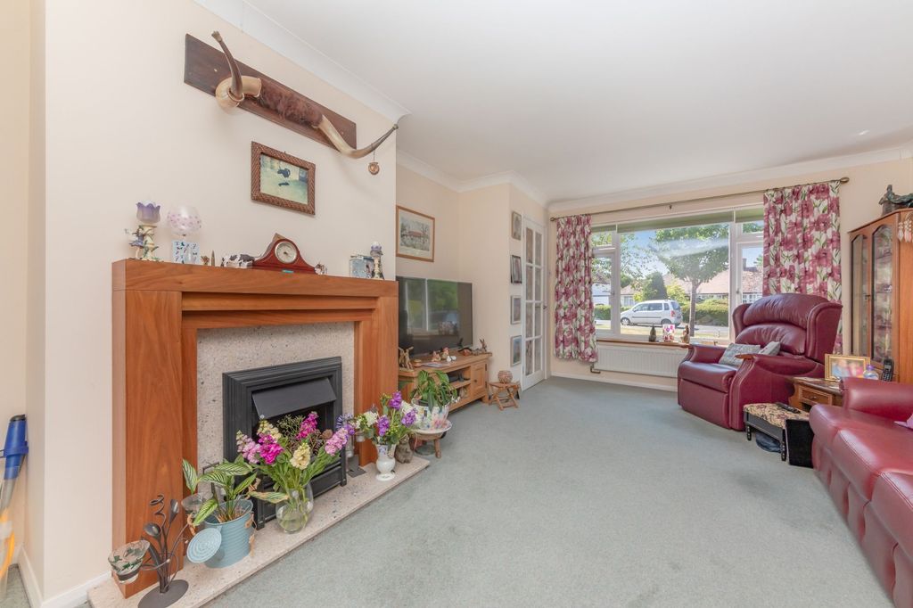 Property photo 2 of 21