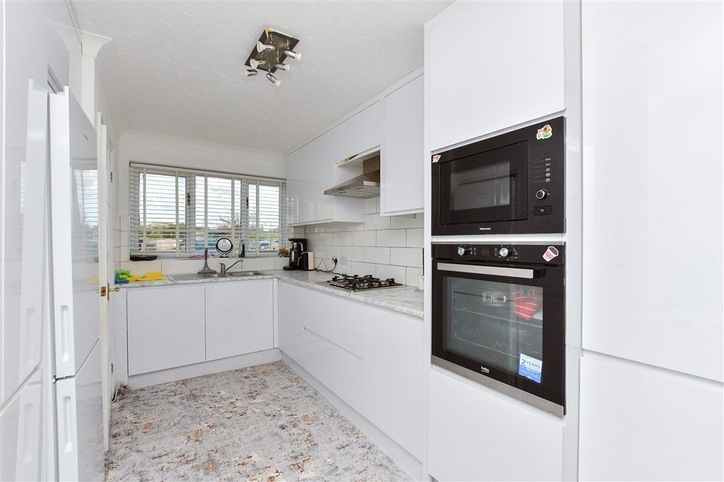 Property photo 1 of 8 Kitchen