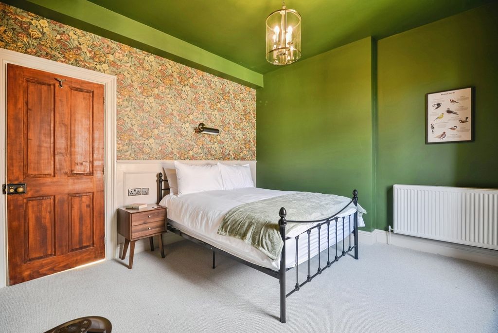 Property photo 2 of 16 Photo