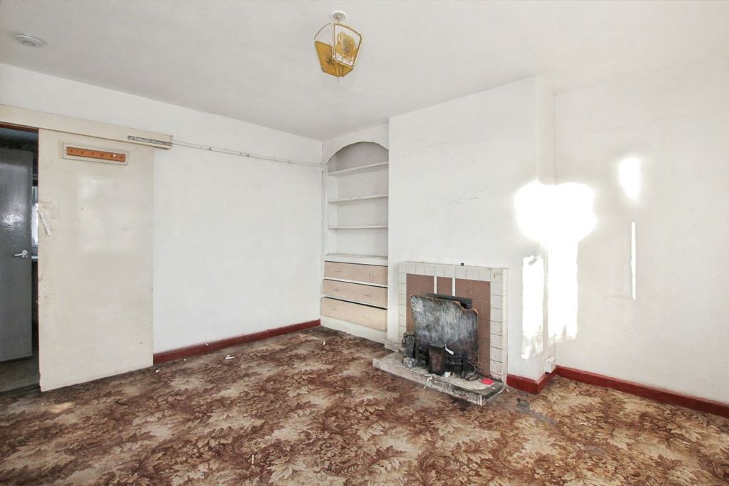 Property photo 3 of 19