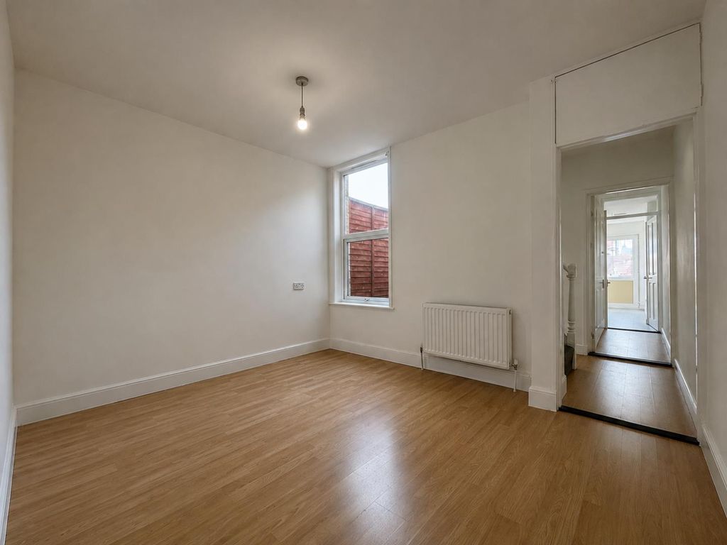 Property photo 3 of 9 DC9Ad2A7-4D41-4007-94D8-2D610Eecd7Fc.Png