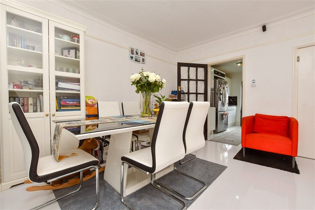 Property photo 3 of 14 Dining Area