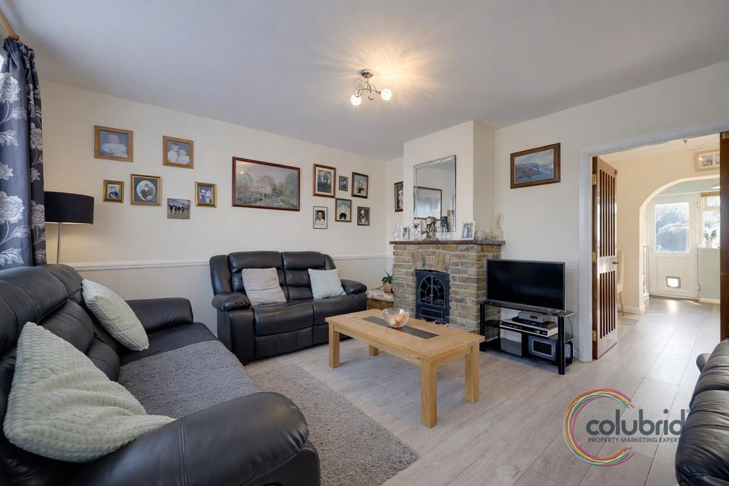 Property photo 2 of 16