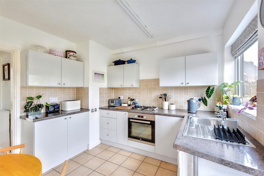 Property photo 2 of 31 Kitchen (1).Jpeg