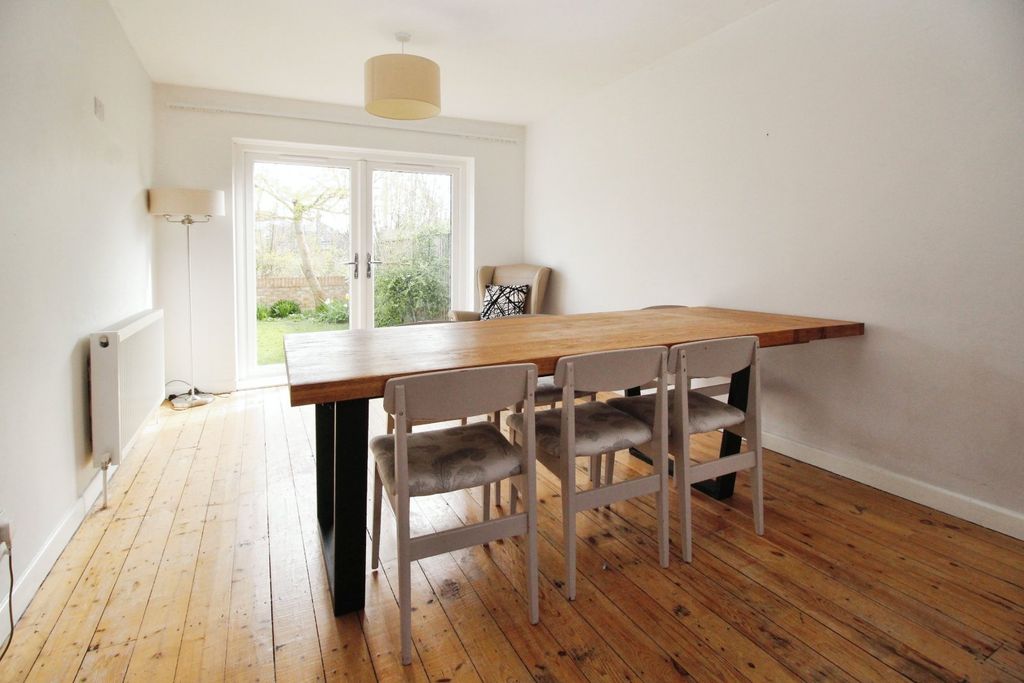 Property photo 3 of 14 Dining Area