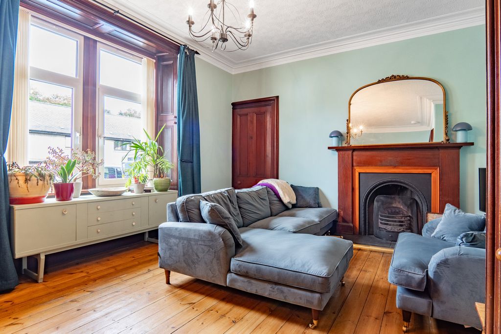 Property photo 2 of 39