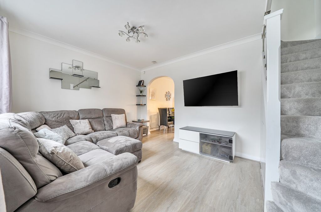 Property photo 2 of 14 Lounge3