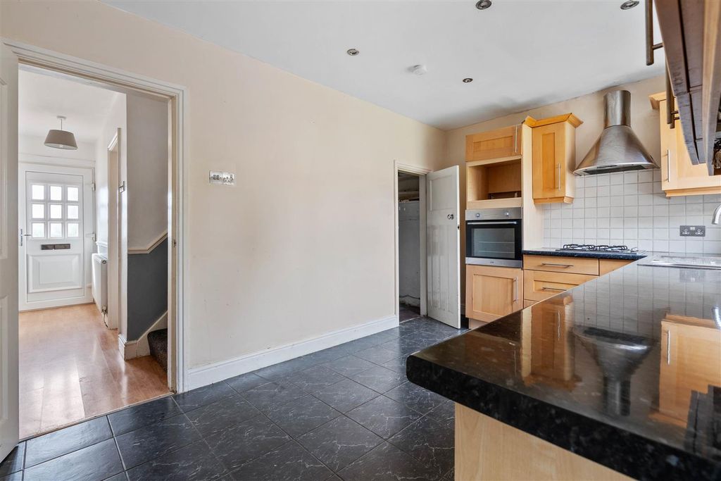 Property photo 3 of 13 Kitchen
