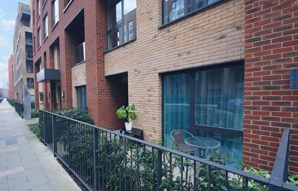 Property photo 1 of 6 Colindale Gardens 1.Jpeg