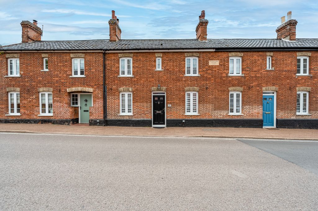 Property photo 1 of 18