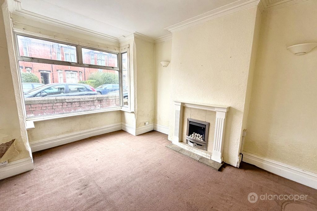 Property photo 2 of 11 4694463