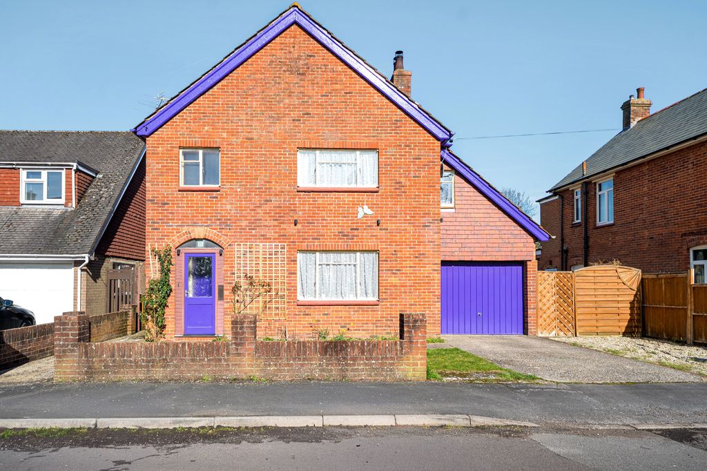 Property photo 1 of 11