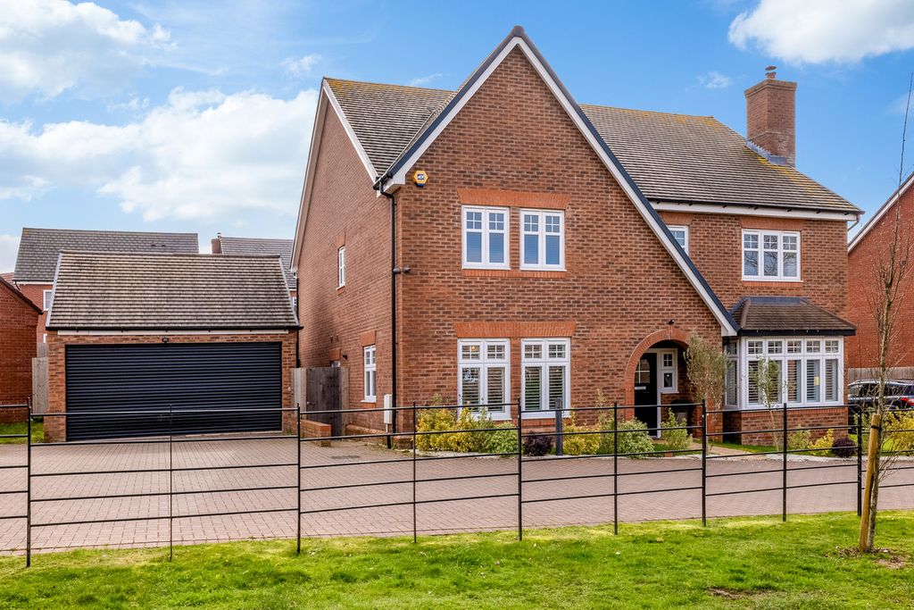 Property photo 2 of 36