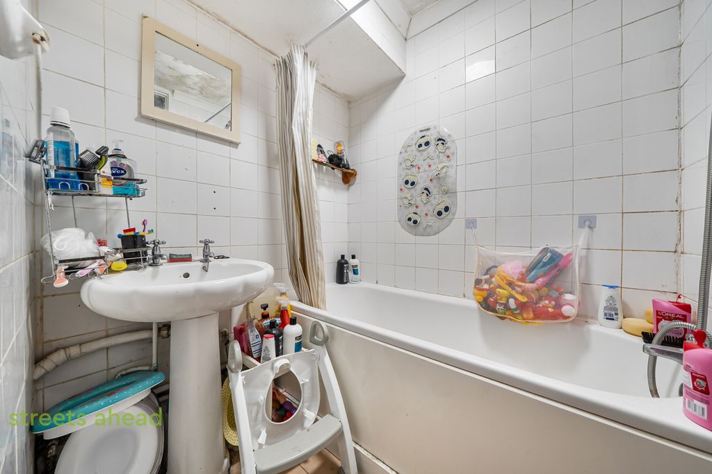 Property photo 2 of 12 71c87c2B-Ec10-435...