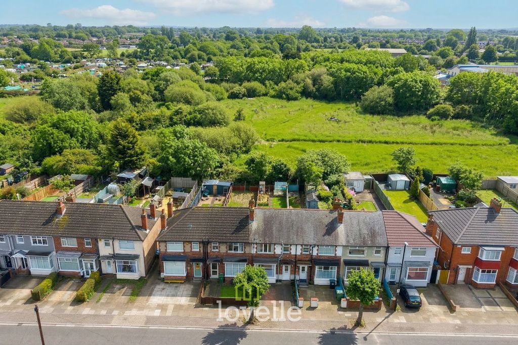 Property photo 3 of 28