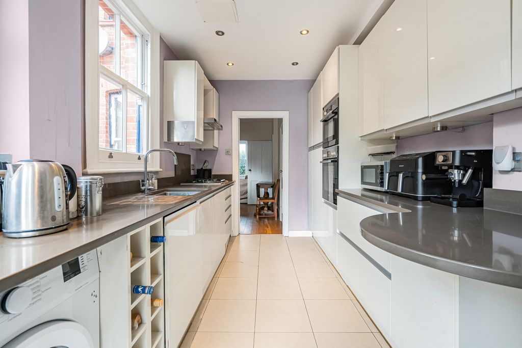 Property photo 2 of 19 Kitchen