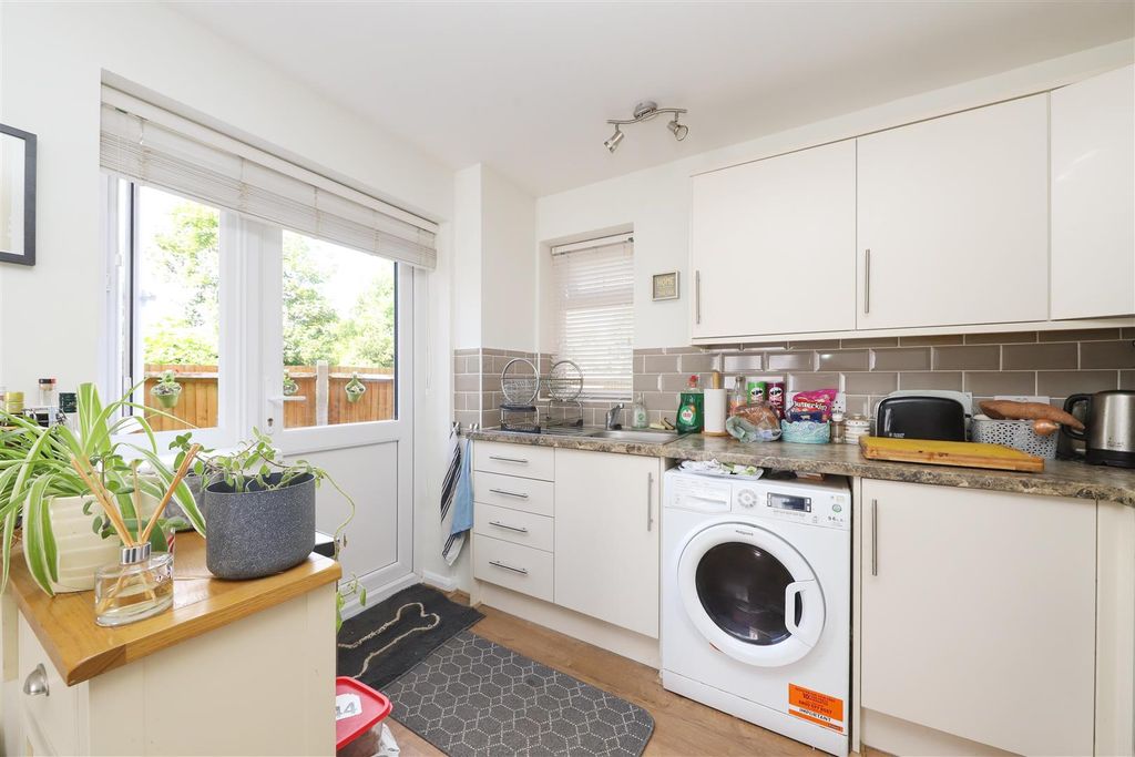 Property photo 1 of 12 Kitchen