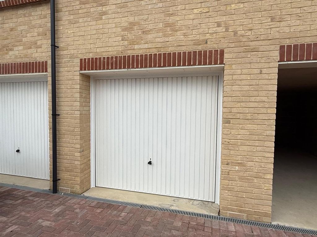 Property photo 2 of 15 Plot 400 Garage.Jpeg