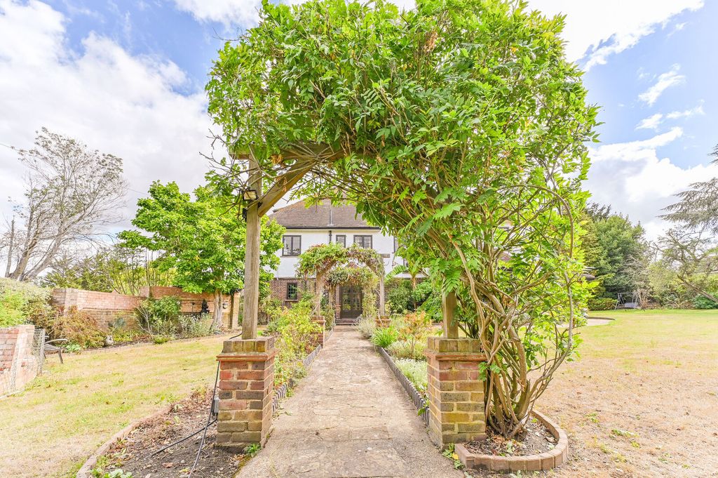 Property photo 2 of 70