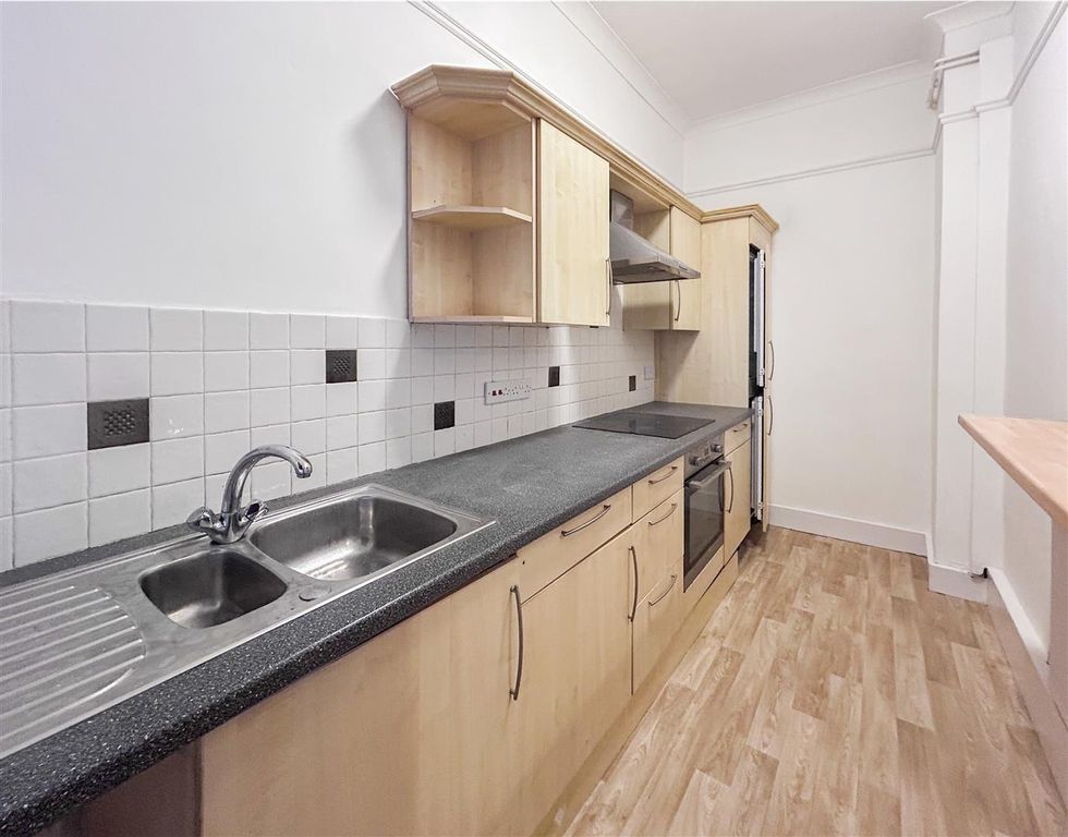 Property photo 2 of 15 Kitchen