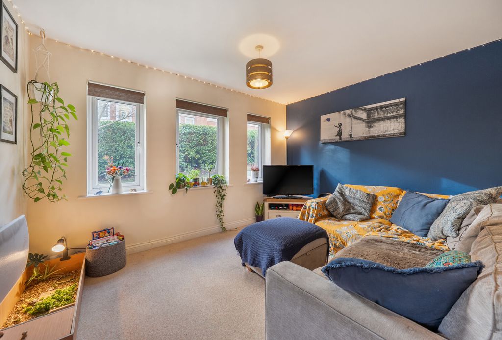 Property photo 2 of 12 1382668-2-691c7Ab...