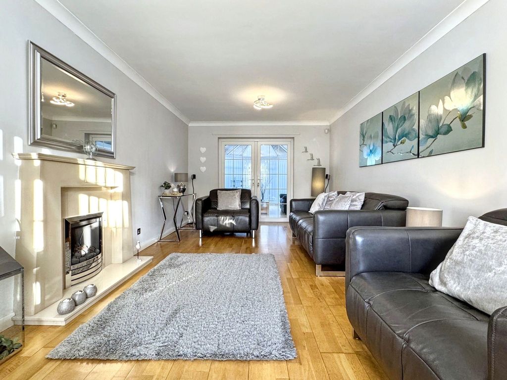 Property photo 2 of 31