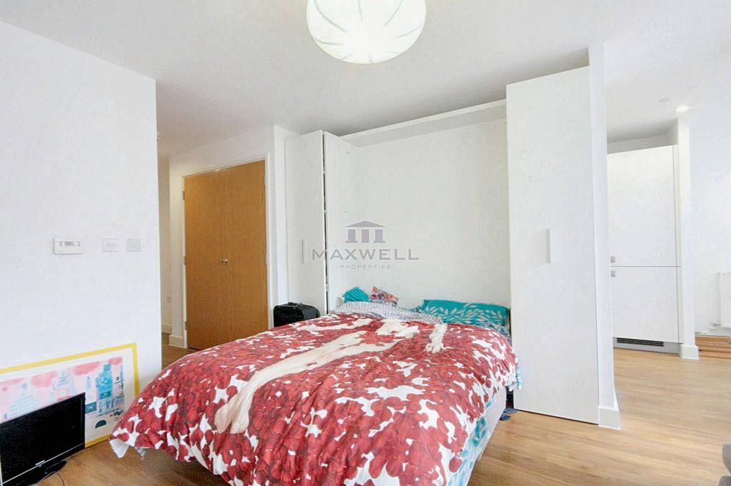 Property photo 1 of 21 Large Studio Apartment With Balcony To Rent In Lewisham, Se13Large Studio Apartment With Balcony To 
