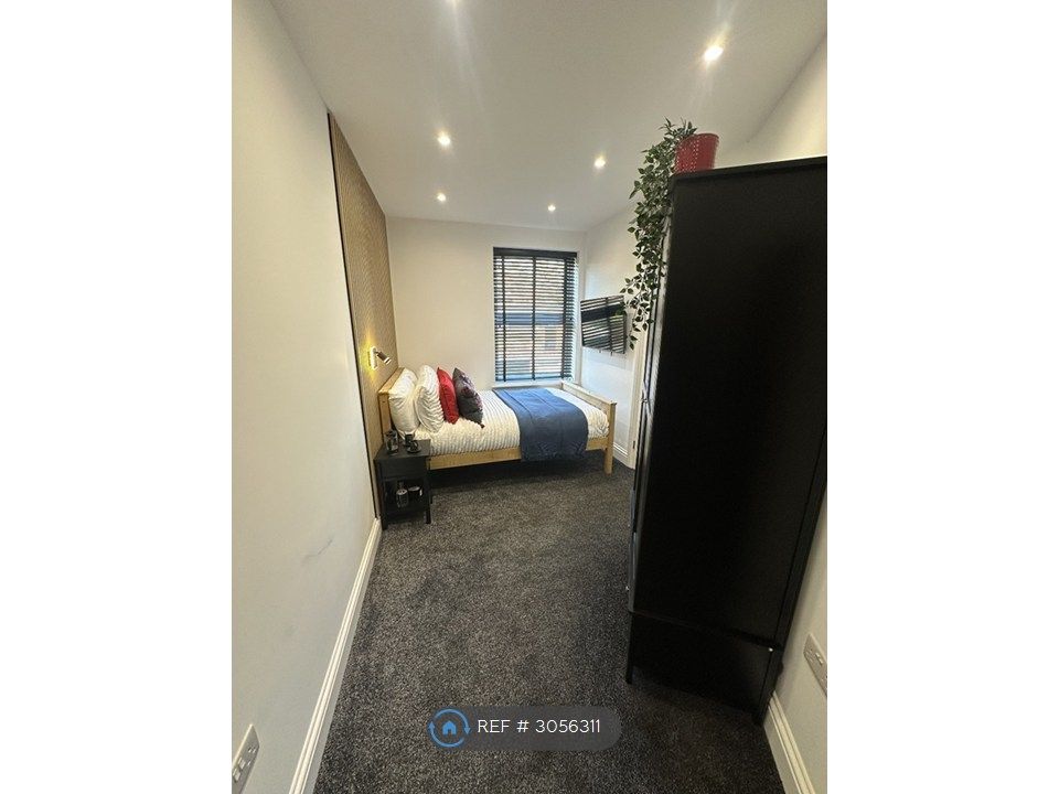Property photo 1 of 10 Room 7